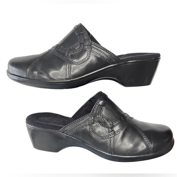 Clarks Bendables Black Leather Slip On Womens Size 7.5 Comfort Shoe Clogs Mule - Picture 3 of 7